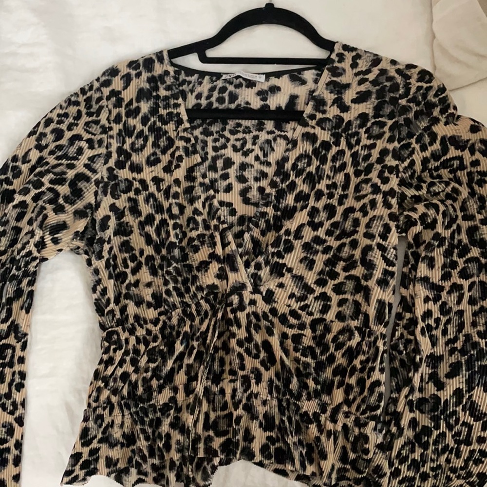 Zara long sleeve leopard top